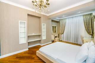 Апартаменты Nizami Street VIP Apartment Баку Апартаменты с 3 спальнями-107