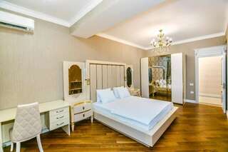 Апартаменты Nizami Street VIP Apartment Баку Апартаменты с 3 спальнями-108