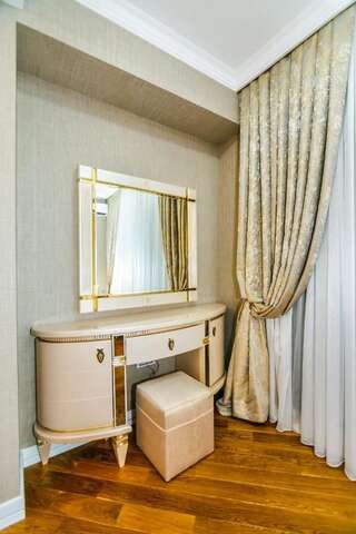Апартаменты Nizami Street VIP Apartment Баку Апартаменты с 3 спальнями-110