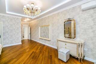 Апартаменты Nizami Street VIP Apartment Баку Апартаменты с 3 спальнями-37