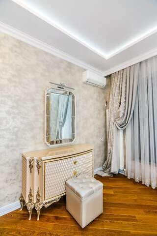 Апартаменты Nizami Street VIP Apartment Баку Апартаменты с 3 спальнями-42